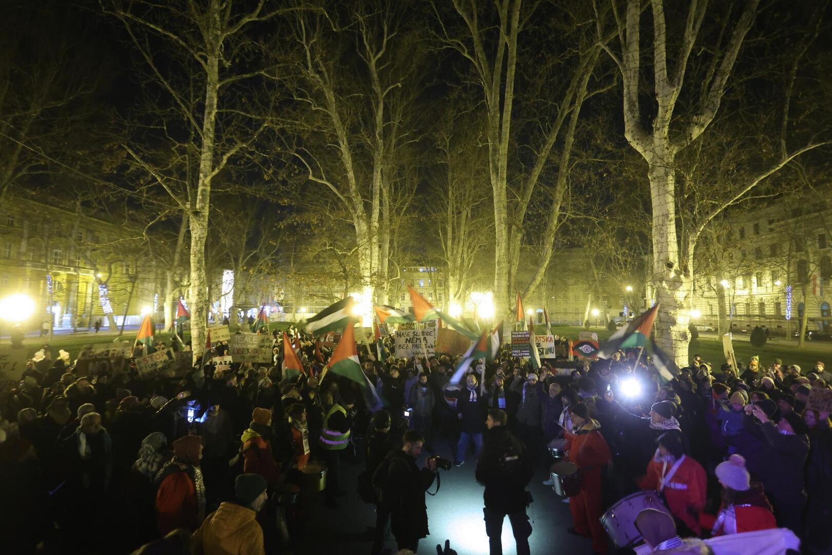 Podrška Palestini iz Zagreba: "Plenki, gdje se kriješ, genocidu ruku miješ! - slika 2